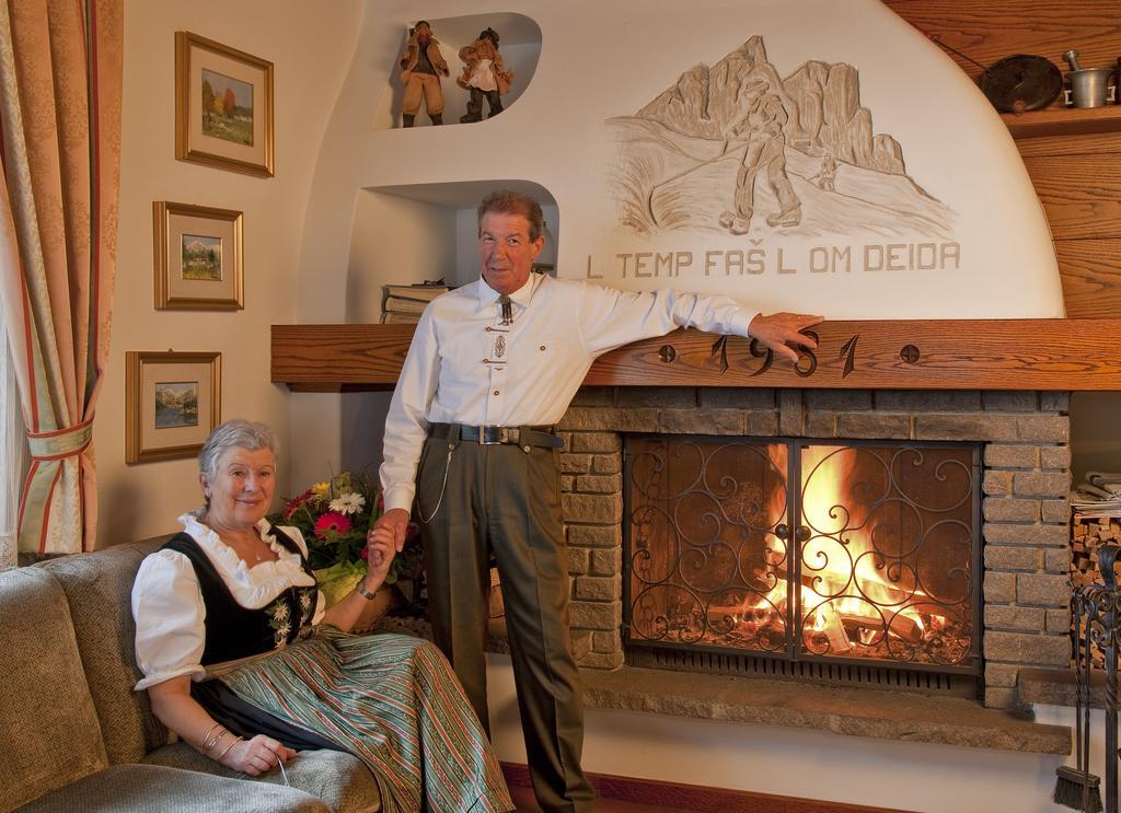 Hotel Des Alpes Soraga Esterno foto