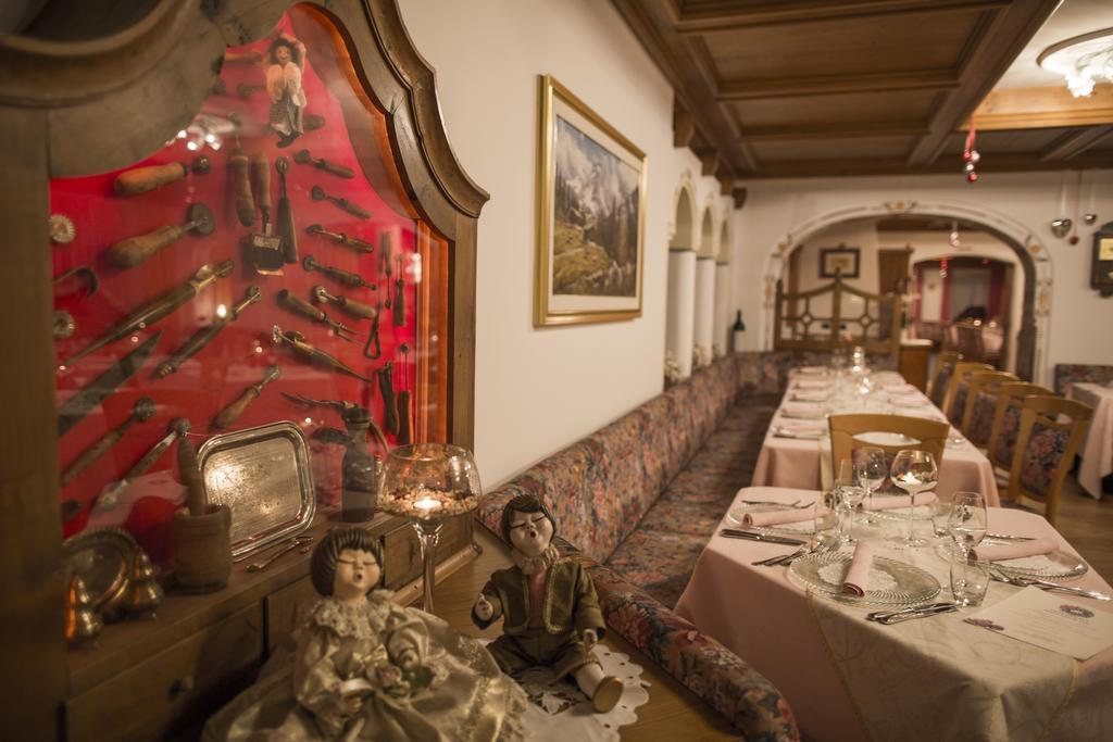 Hotel Des Alpes Soraga Esterno foto