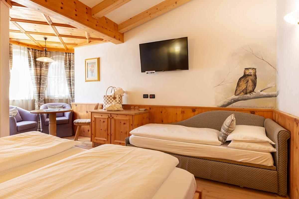 Hotel Des Alpes Soraga Esterno foto