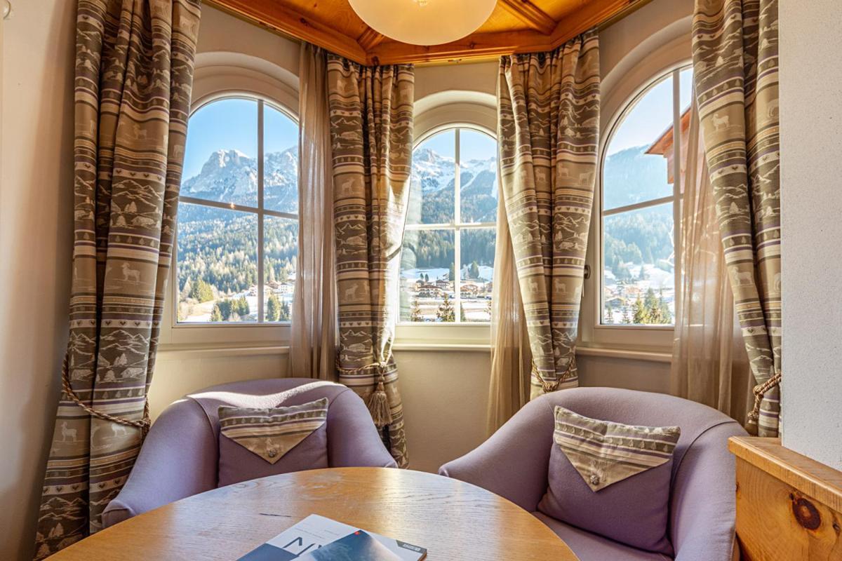Hotel Des Alpes Soraga Esterno foto