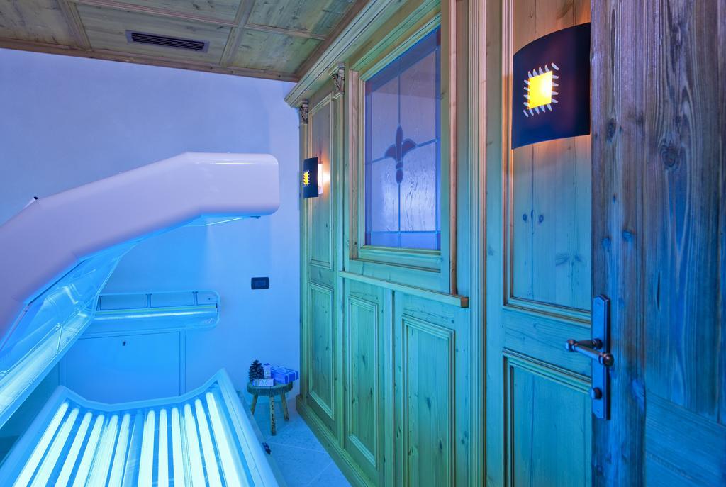 Hotel Des Alpes Soraga Esterno foto